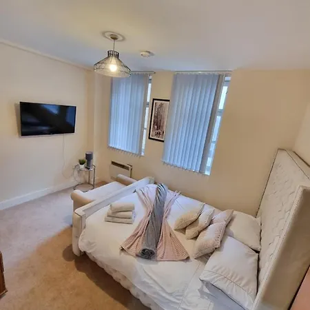 Apartment 2 Bedroom - City Centre Location - Perfect For Family's Bradford (West Yorkshire)